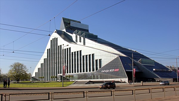 004-Латвииская национальная библиотека